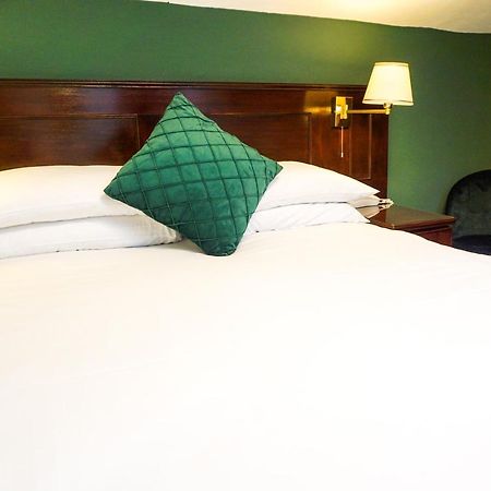 Manor House Hotel, Кокърмаут Екстериор снимка