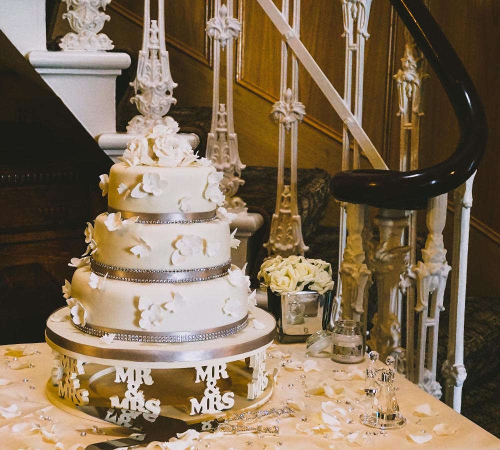 Manor House Hotel, Кокърмаут Екстериор снимка